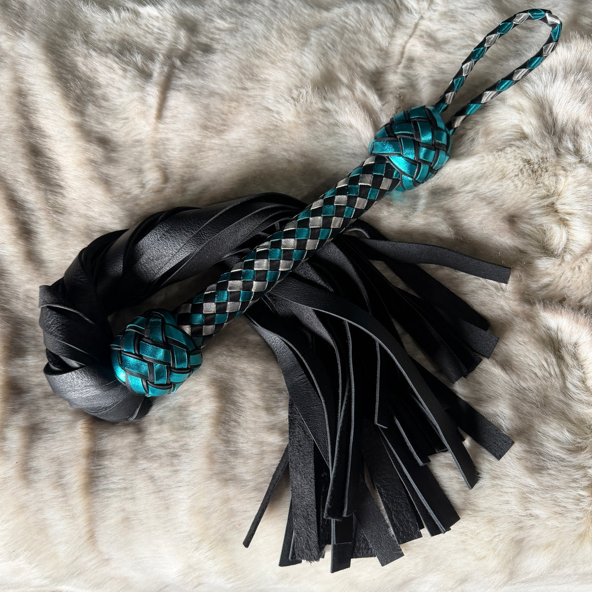 Slipstream | Black Velvet Cowhide Flogger