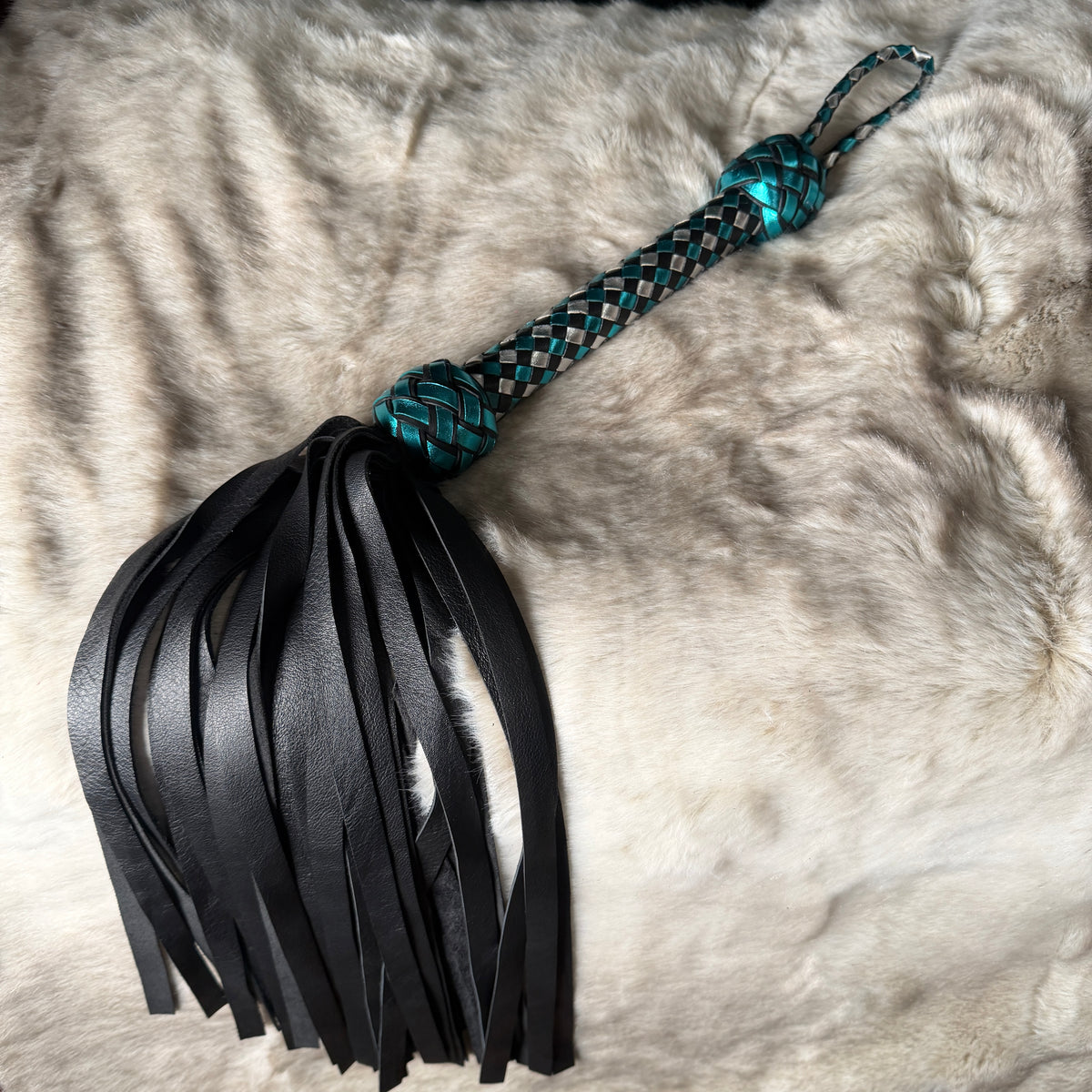 Slipstream | Black Velvet Cowhide Flogger